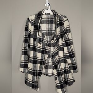 Beautiful black and white gingham winter cozy coat.